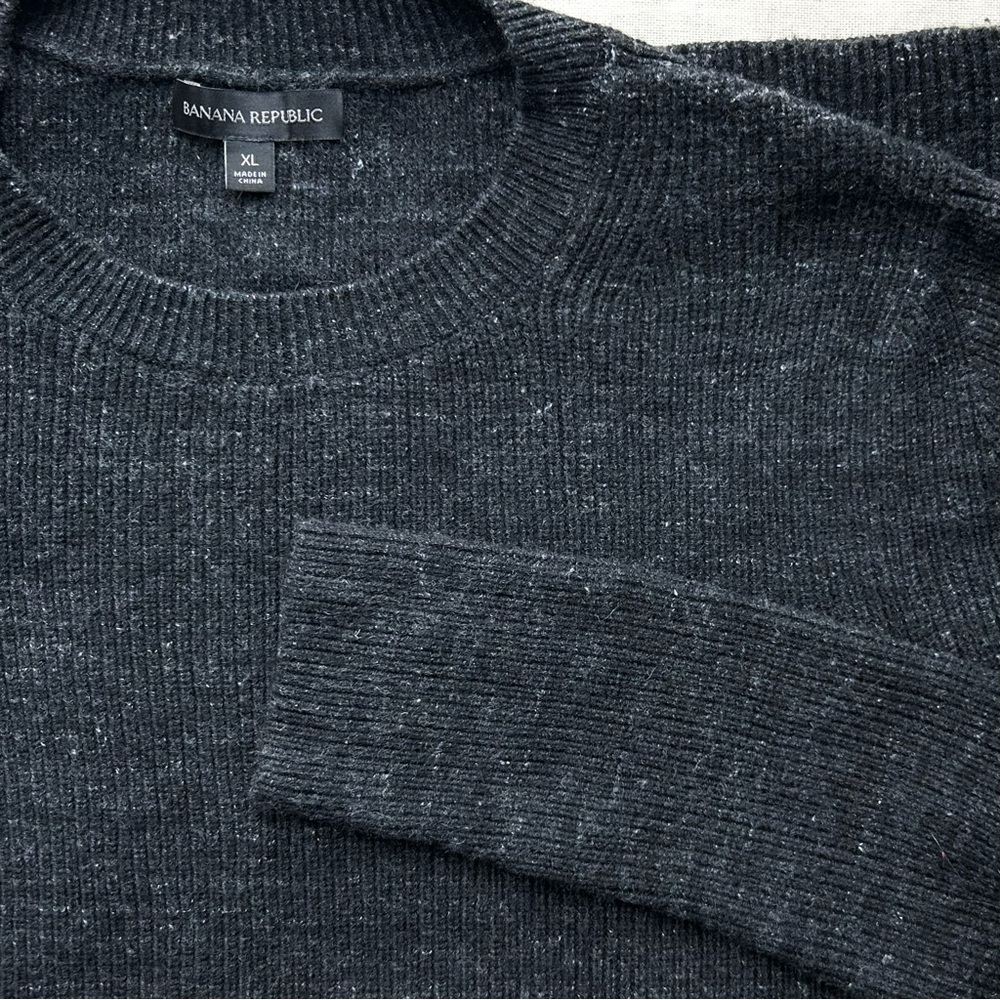 BANANA REPUBLIC women’s XL charcoal grey crew neck long sleeve fitted sweater